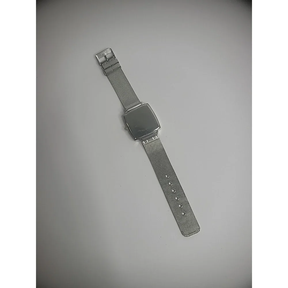 Vintage Silver Tone Wristwatch Womens Black Face Silver Tone Mesh Strap Jewelry